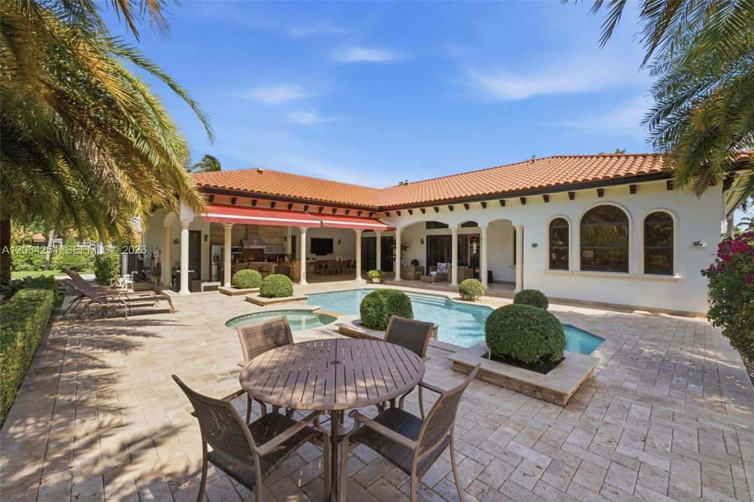 For Sale: $3,850,000 (5 beds, 4 baths, 4389 Square Feet)
