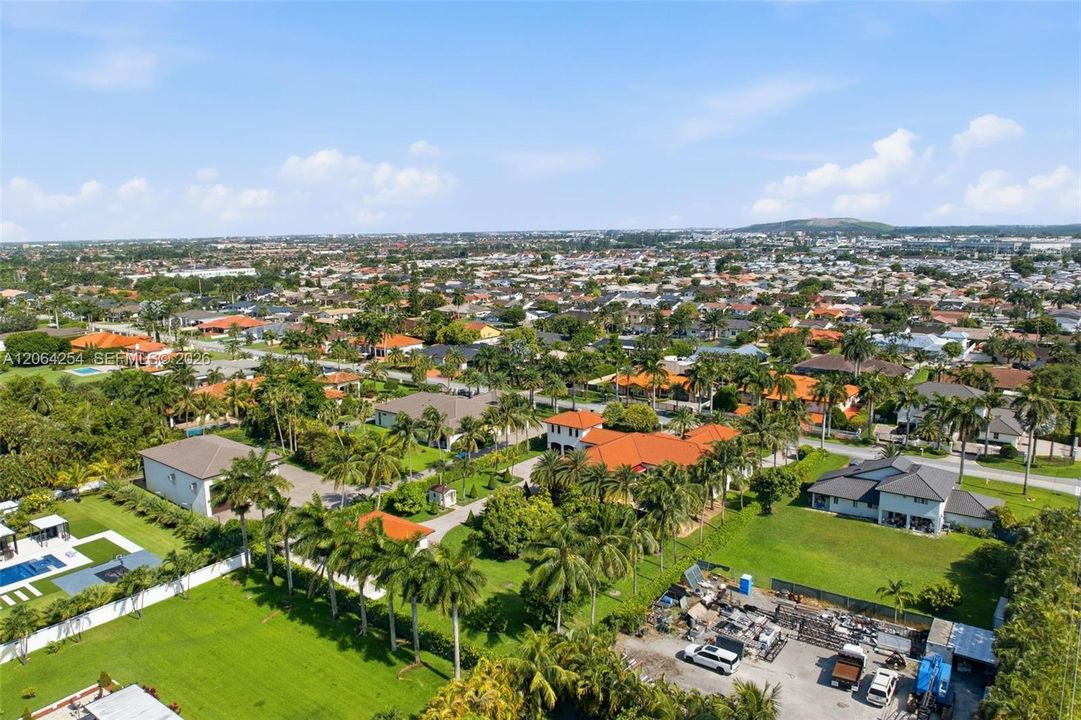 For Sale: $3,850,000 (5 beds, 4 baths, 4389 Square Feet)