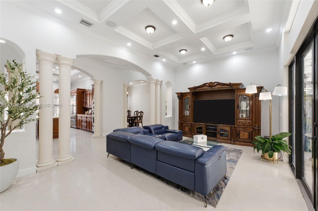 For Sale: $3,850,000 (5 beds, 4 baths, 4389 Square Feet)
