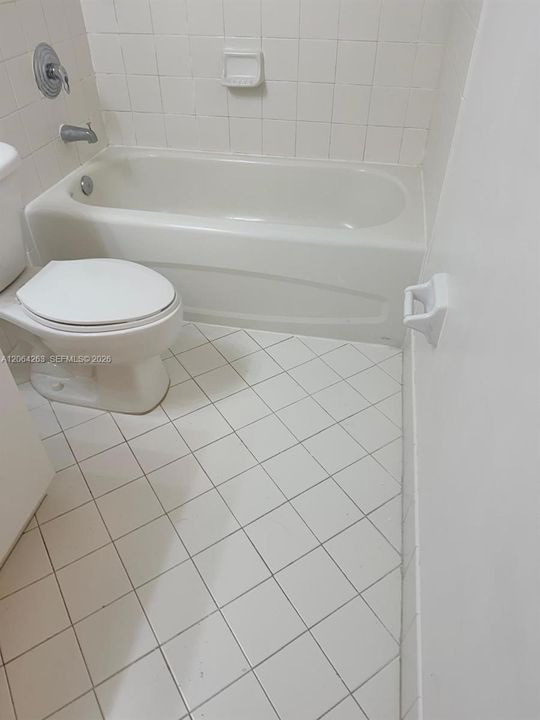 For Rent: $2,100 (3 beds, 2 baths, 1099 Square Feet)