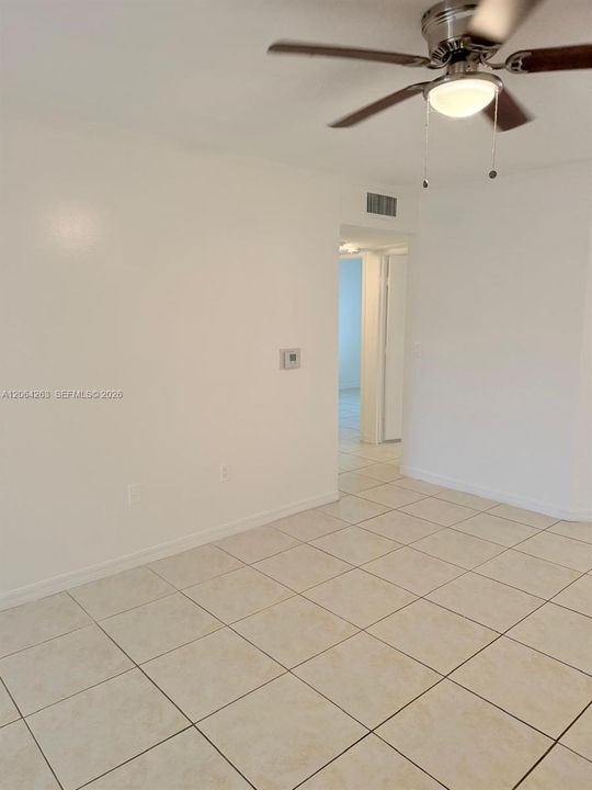 For Rent: $2,100 (3 beds, 2 baths, 1099 Square Feet)