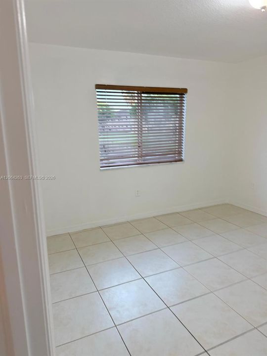 For Rent: $2,100 (3 beds, 2 baths, 1099 Square Feet)