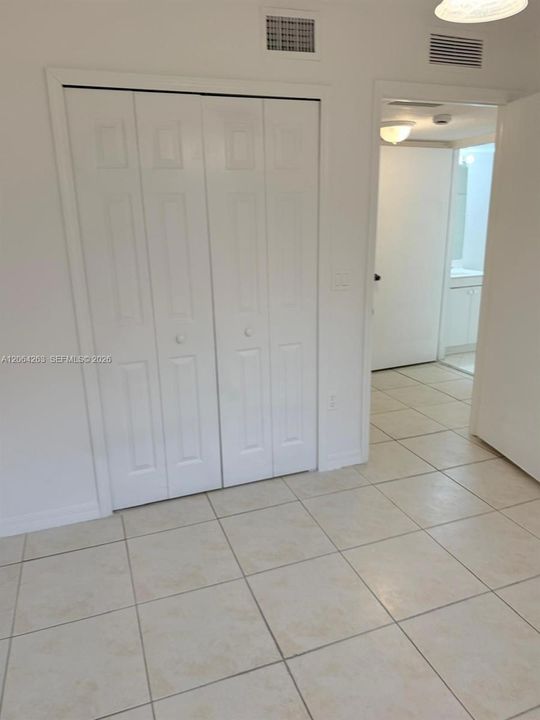 For Rent: $2,100 (3 beds, 2 baths, 1099 Square Feet)