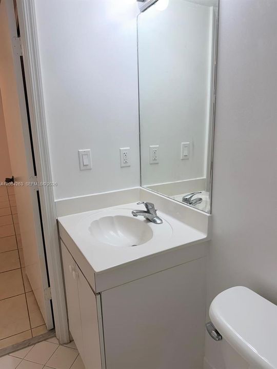 For Rent: $2,100 (3 beds, 2 baths, 1099 Square Feet)