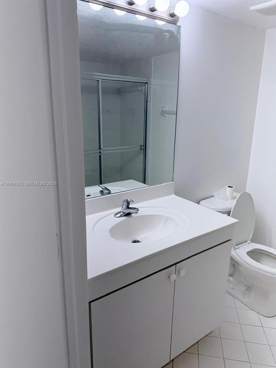 For Rent: $2,100 (3 beds, 2 baths, 1099 Square Feet)