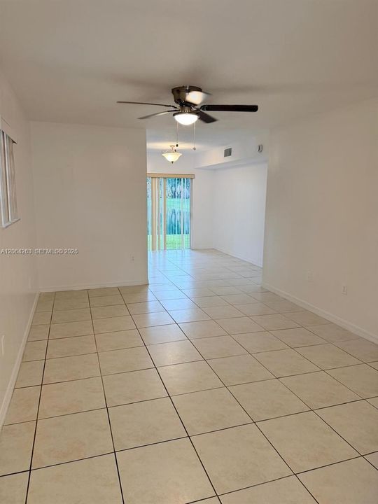 For Rent: $2,100 (3 beds, 2 baths, 1099 Square Feet)