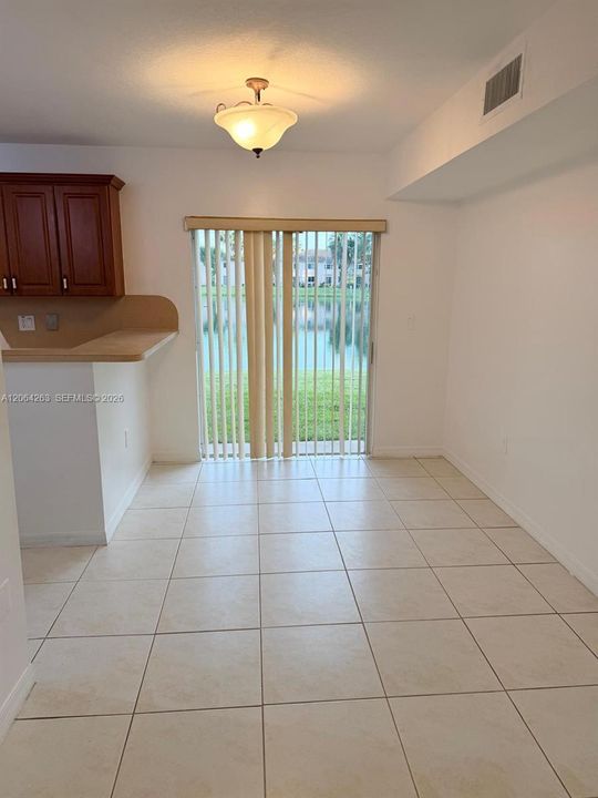 For Rent: $2,100 (3 beds, 2 baths, 1099 Square Feet)