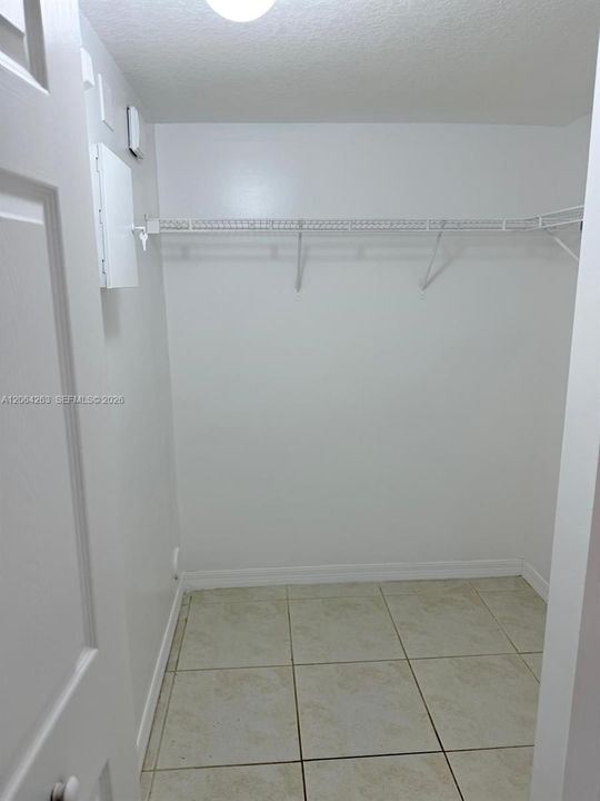 For Rent: $2,100 (3 beds, 2 baths, 1099 Square Feet)