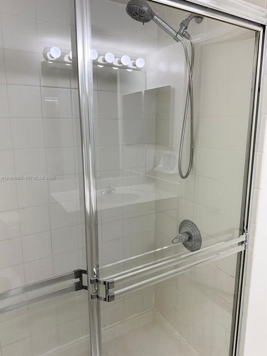 For Rent: $2,100 (3 beds, 2 baths, 1099 Square Feet)