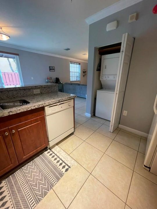 En Renta: $2,650 (3 camas, 2 baños, 1523 Pies cuadrados)
