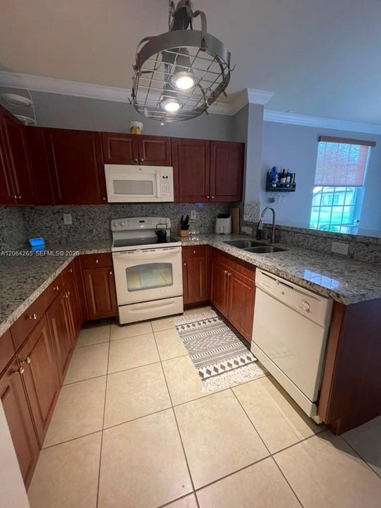 En Renta: $2,650 (3 camas, 2 baños, 1523 Pies cuadrados)