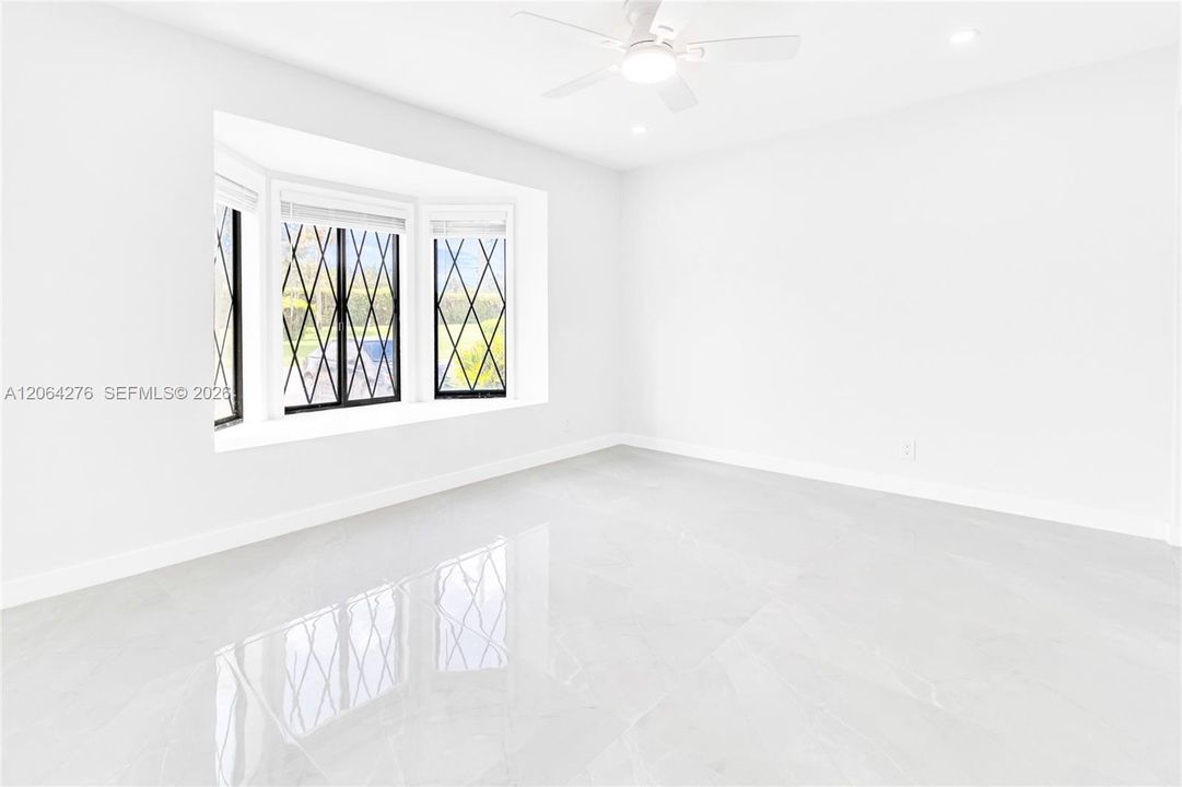 En Venta: $449,000 (3 camas, 2 baños, 1487 Pies cuadrados)