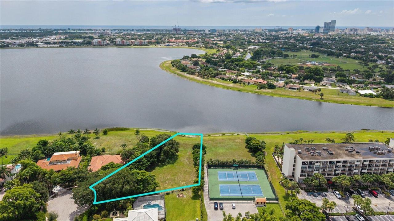 07-Bowes-10 Sunningdale Cir-7