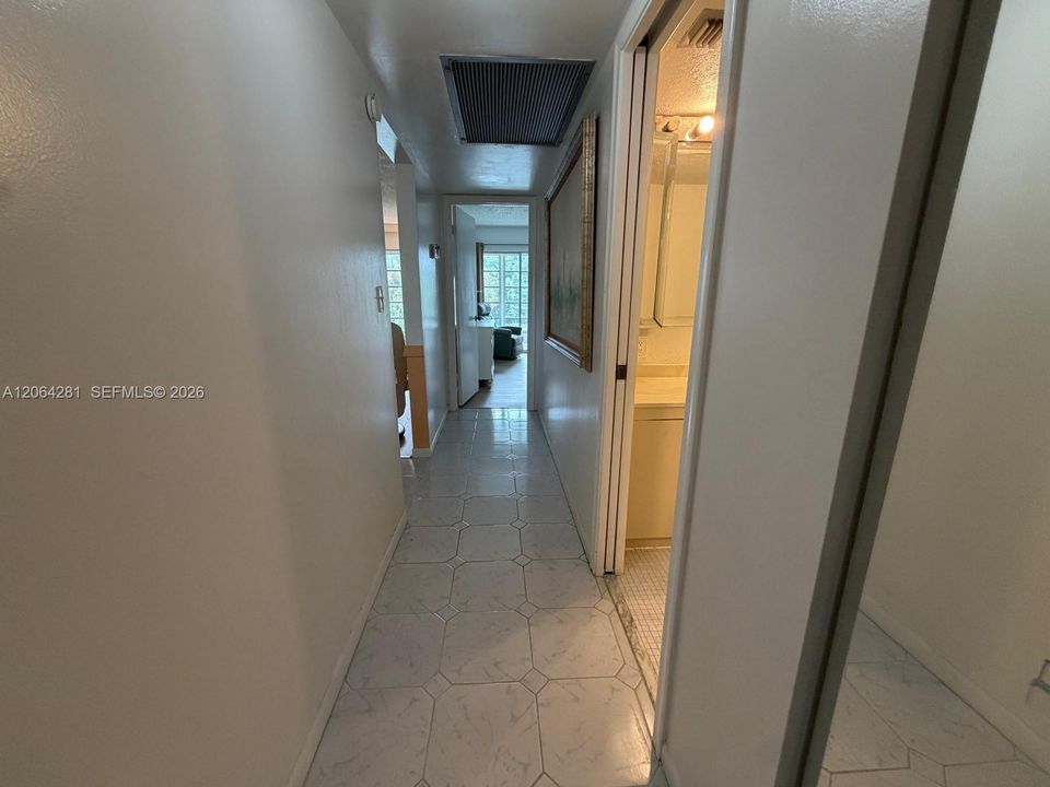 For Sale: $140,000 (2 beds, 2 baths, 1156 Square Feet)