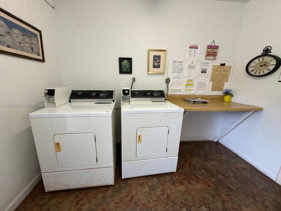 For Sale: $140,000 (2 beds, 2 baths, 1156 Square Feet)