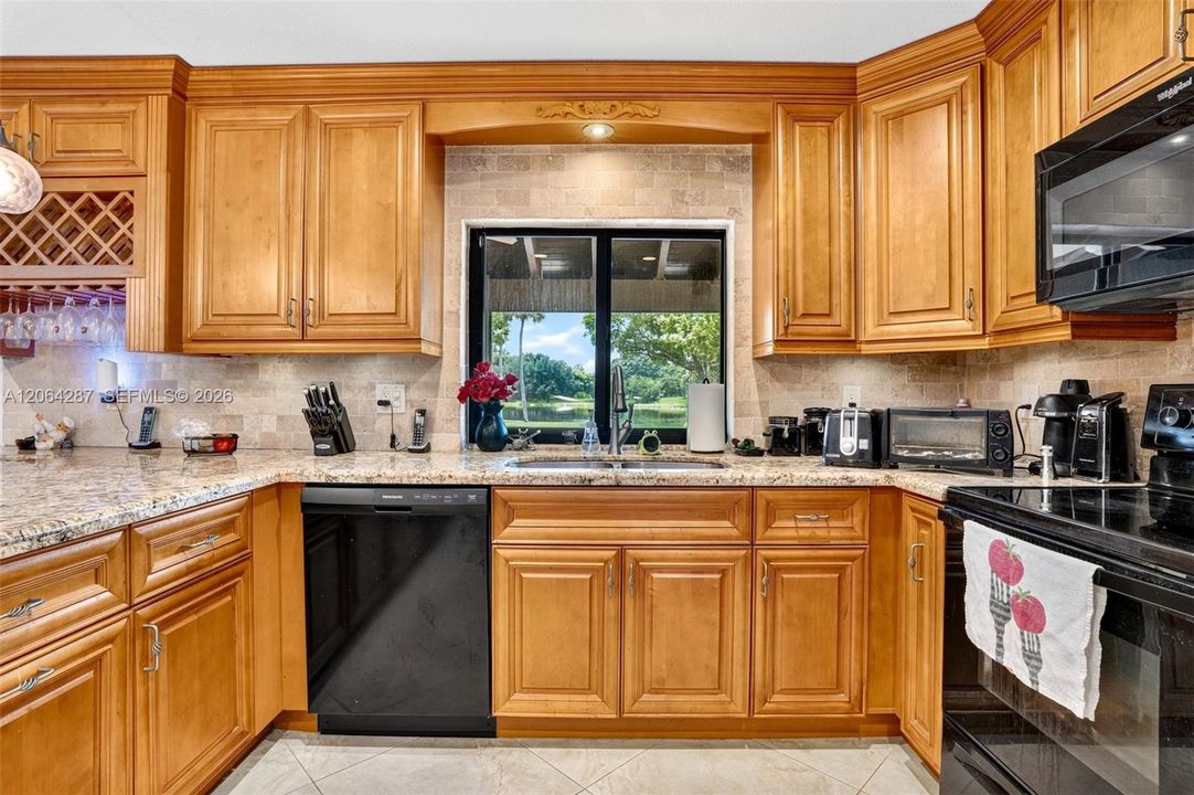 For Sale: $749,000 (3 beds, 2 baths, 2276 Square Feet)