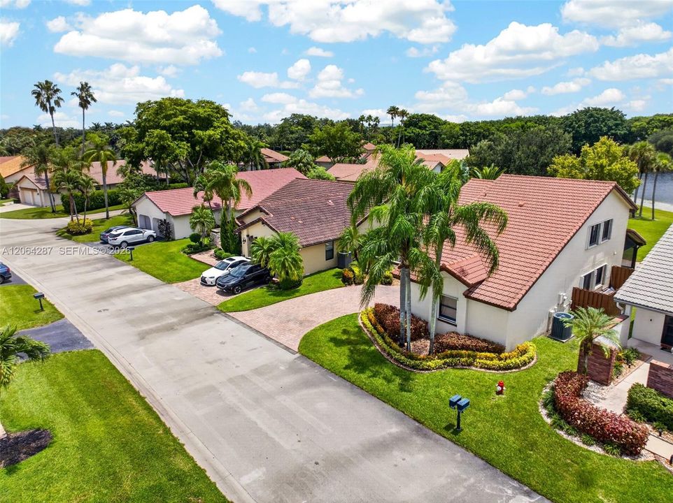 For Sale: $749,000 (3 beds, 2 baths, 2276 Square Feet)