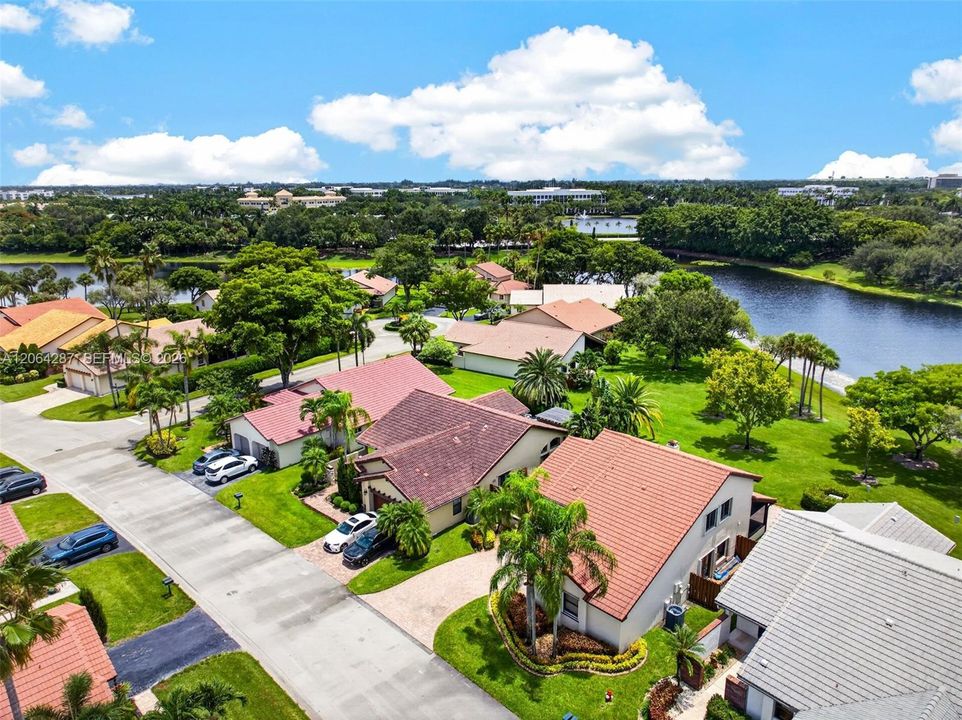 For Sale: $749,000 (3 beds, 2 baths, 2276 Square Feet)