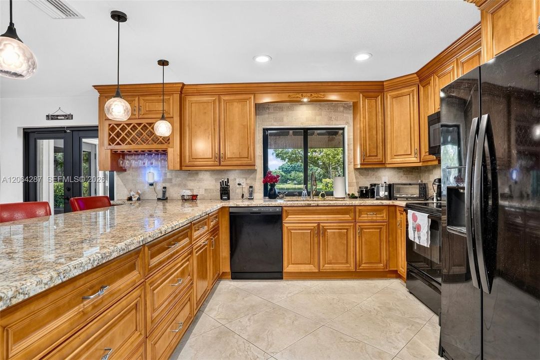 For Sale: $749,000 (3 beds, 2 baths, 2276 Square Feet)