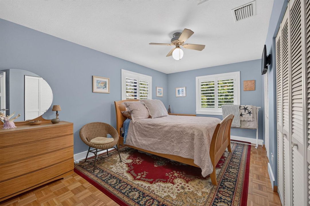 Guest bedroom