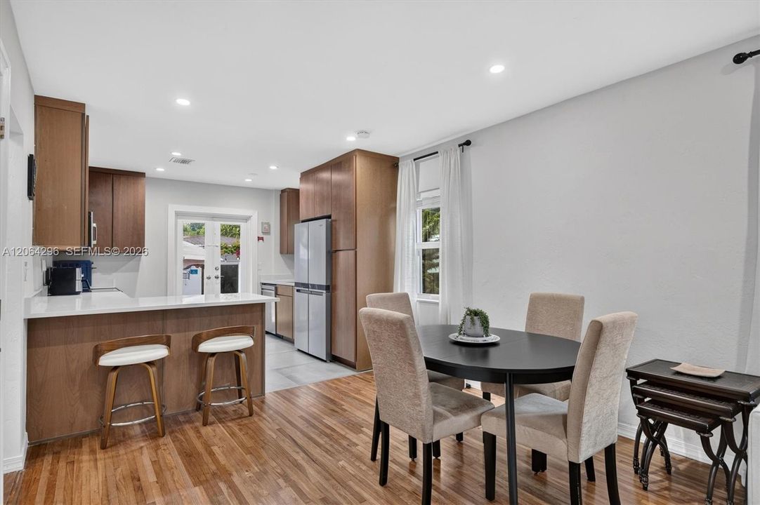 Activo con contrato: $725,000 (2 camas, 2 baños, 875 Pies cuadrados)