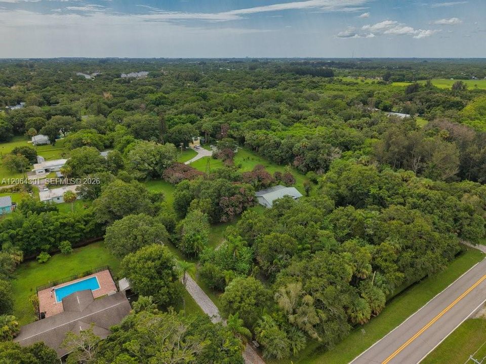 En Venta: $1,100,000 (2.00 acres)