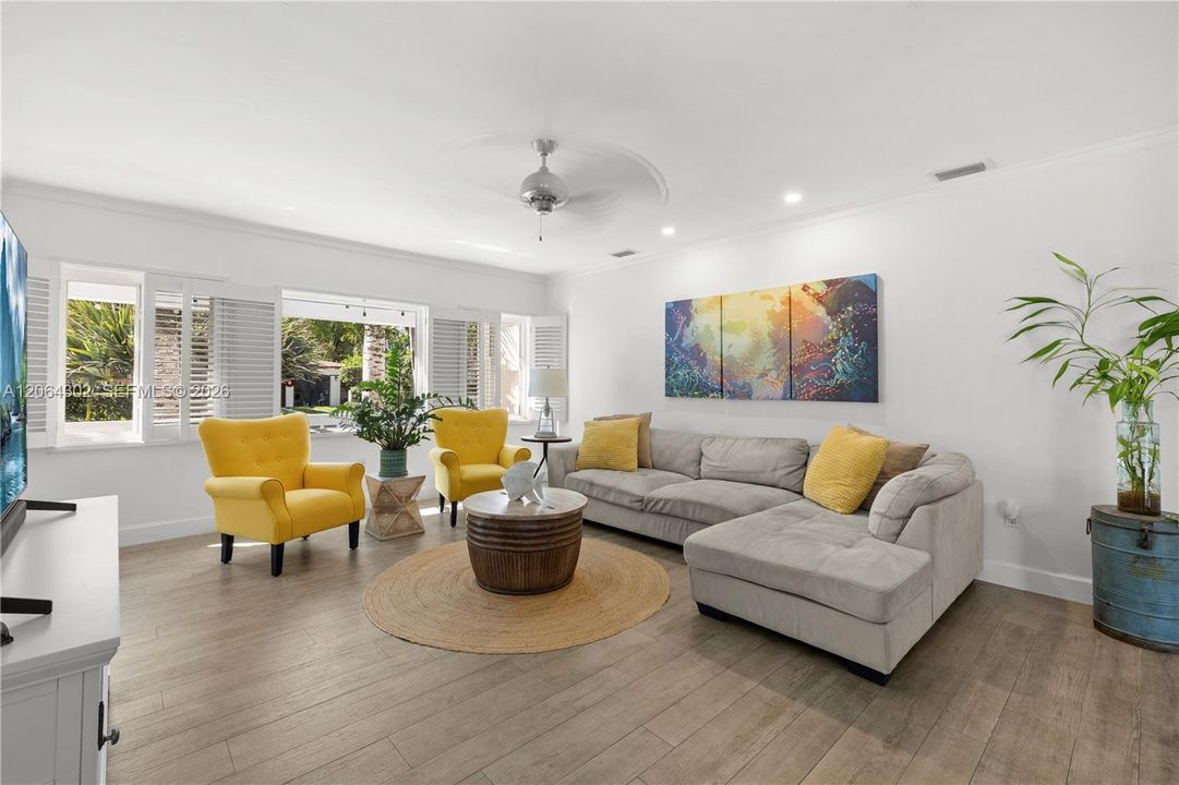 For Sale: $1,549,000 (3 beds, 2 baths, 1514 Square Feet)