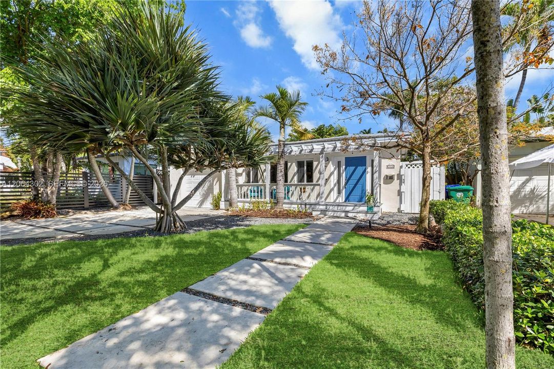 For Sale: $1,549,000 (3 beds, 2 baths, 1514 Square Feet)