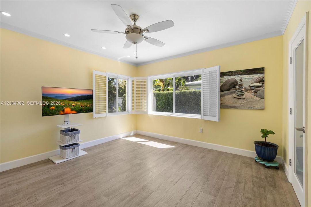 For Sale: $1,549,000 (3 beds, 2 baths, 1514 Square Feet)