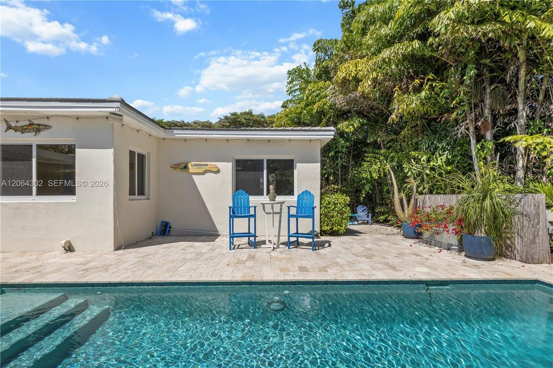 For Sale: $1,549,000 (3 beds, 2 baths, 1514 Square Feet)
