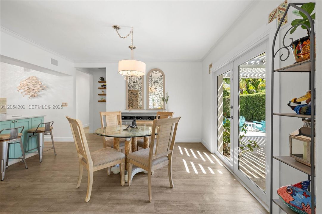 For Sale: $1,549,000 (3 beds, 2 baths, 1514 Square Feet)