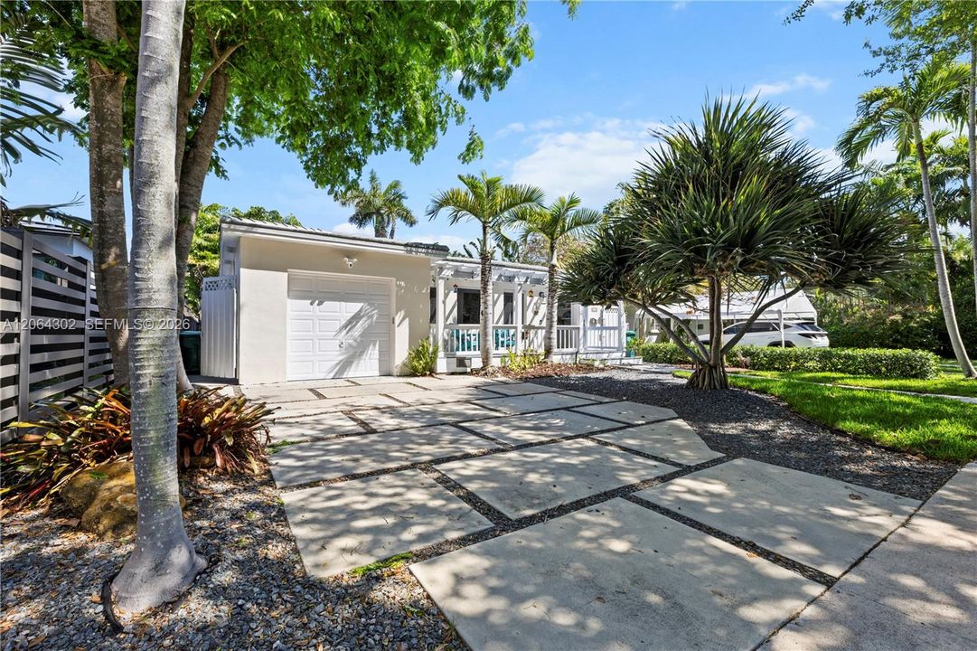 For Sale: $1,549,000 (3 beds, 2 baths, 1514 Square Feet)