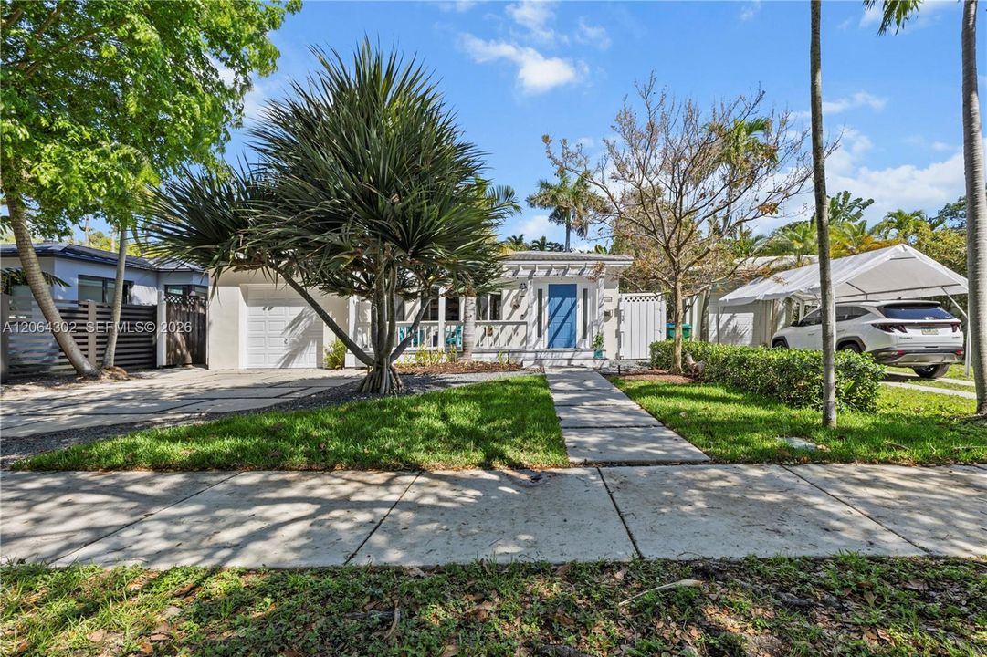 For Sale: $1,549,000 (3 beds, 2 baths, 1514 Square Feet)