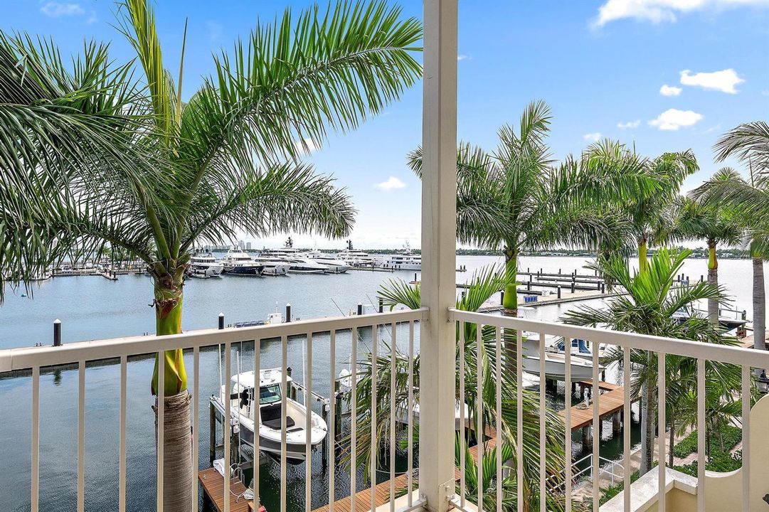 3920 N Flagler Dr 301-5