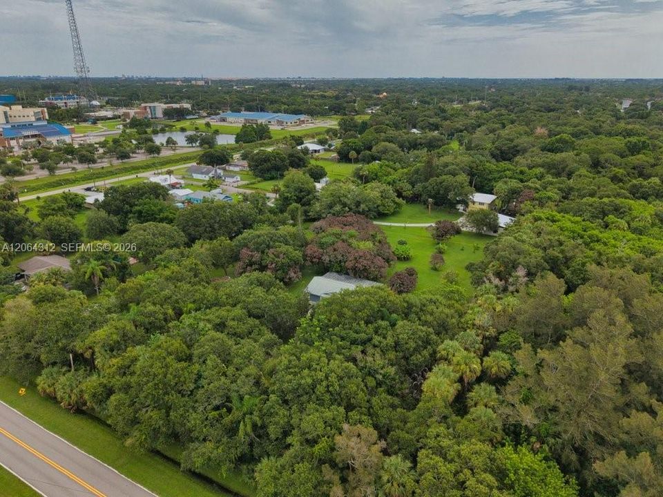 En Venta: $550,000 (1.00 acres)