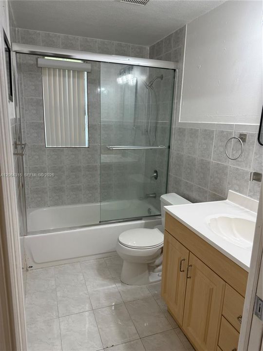 Под контрактом: $1,950 (1 спален, 1 ванн, 580 Квадратных фут)