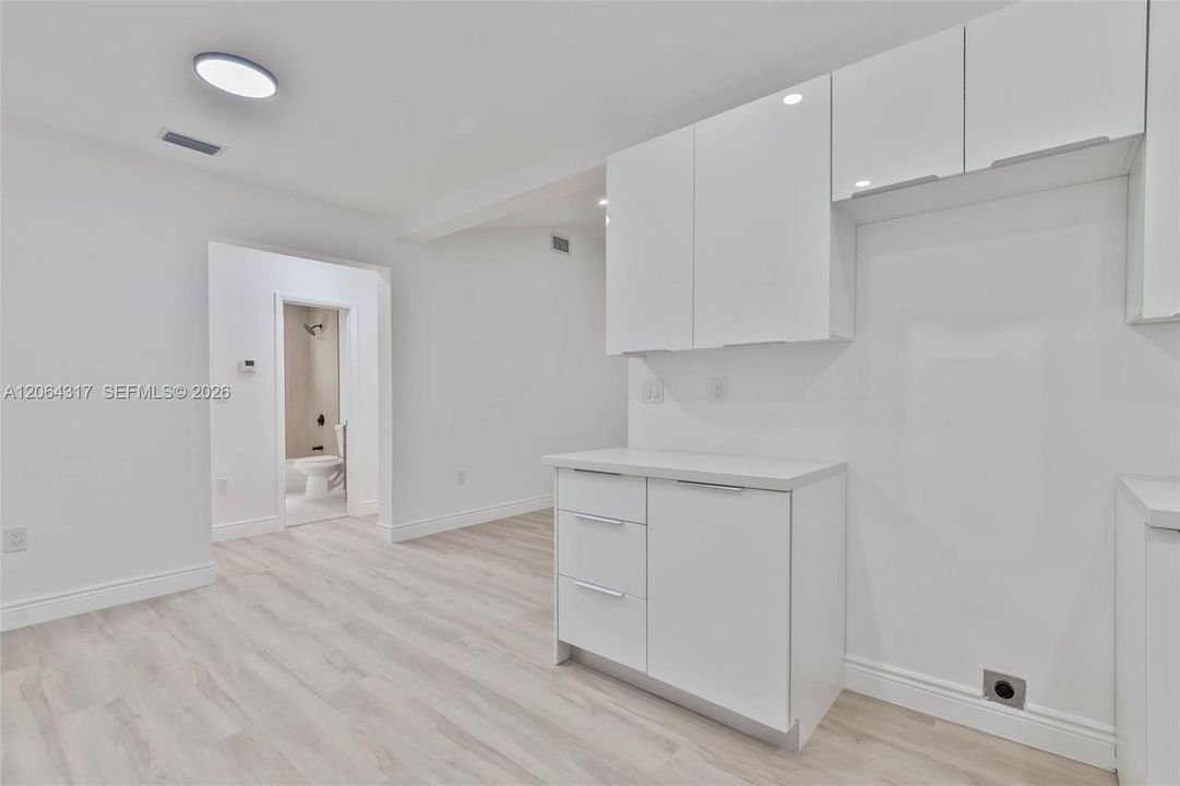 For Sale: $747,500 (3 beds, 2 baths, 1182 Square Feet)