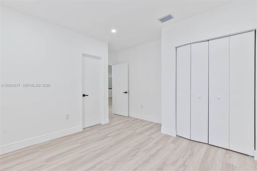 For Sale: $747,500 (3 beds, 2 baths, 1182 Square Feet)