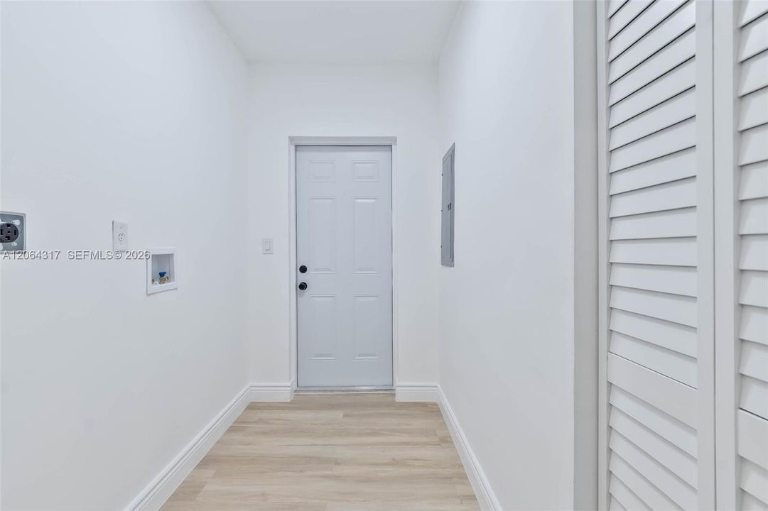 For Sale: $747,500 (3 beds, 2 baths, 1182 Square Feet)