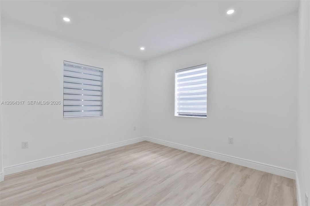 For Sale: $747,500 (3 beds, 2 baths, 1182 Square Feet)