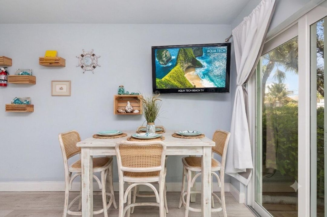 virutally staged dining