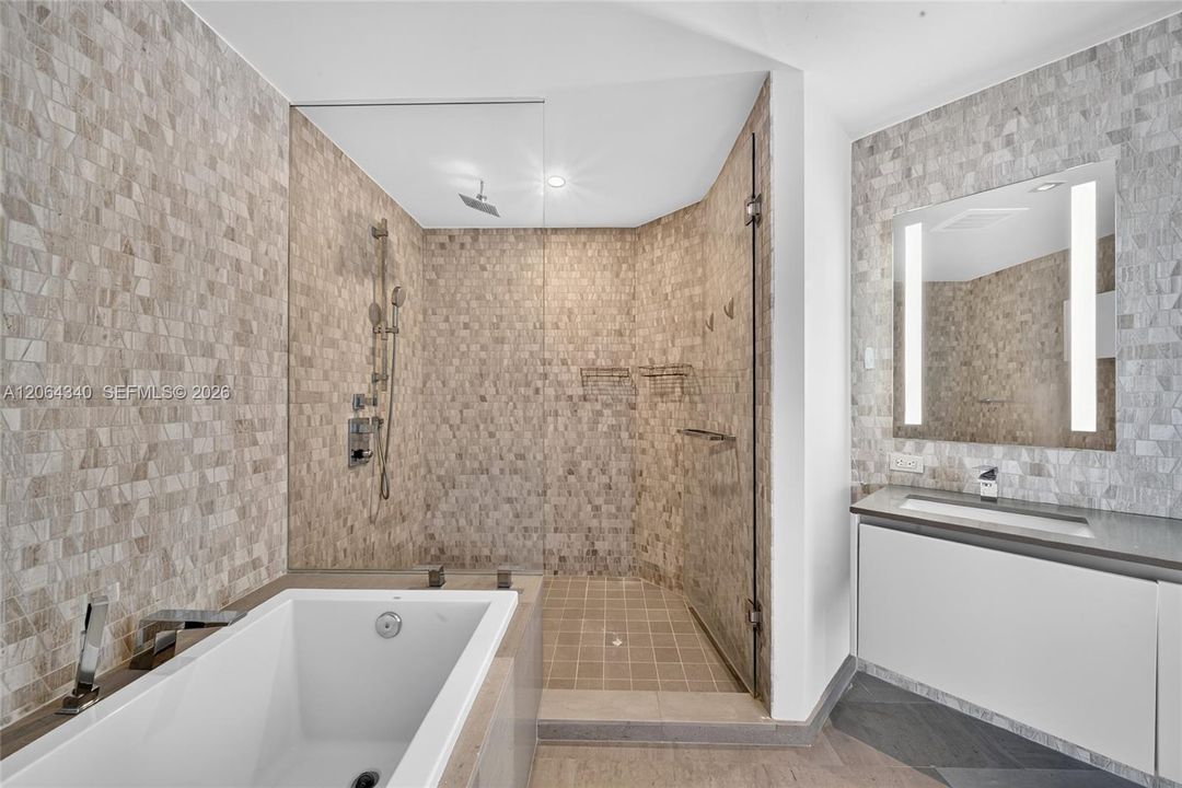 Недавно арендовано: $6,900 (2 спален, 2 ванн, 1265 Квадратных фут)