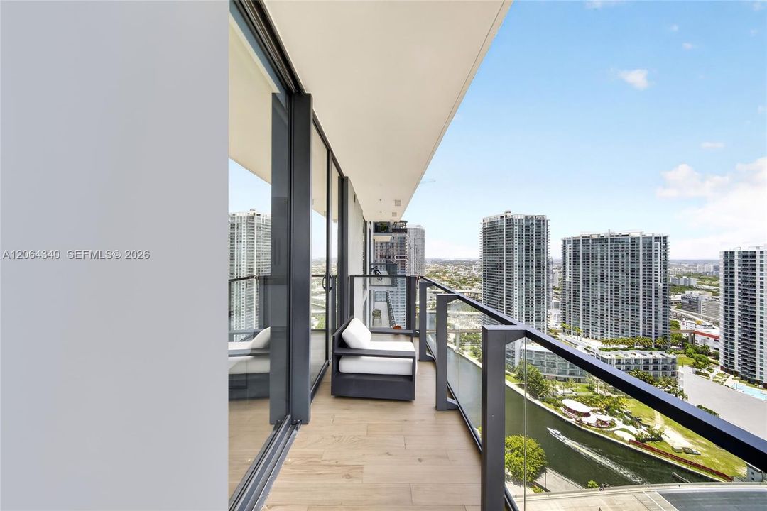 Недавно арендовано: $6,900 (2 спален, 2 ванн, 1265 Квадратных фут)