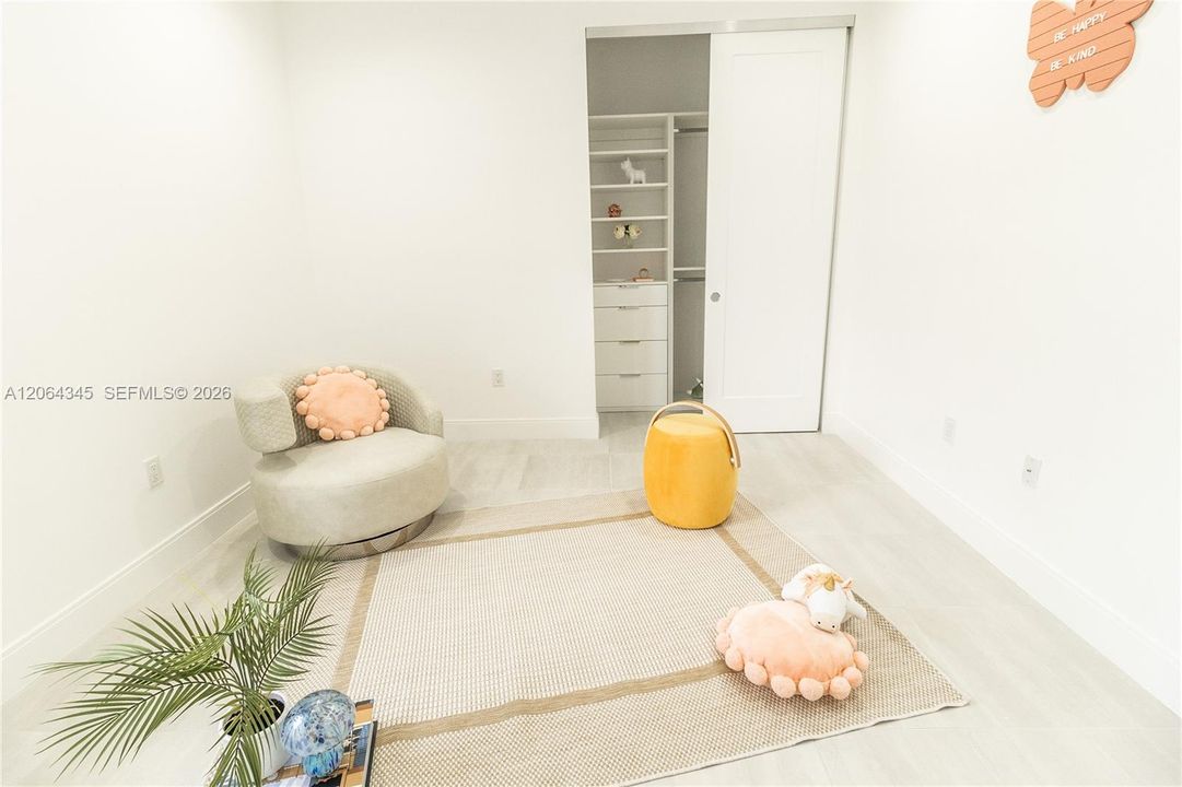 For Sale: $1,139,000 (3 beds, 3 baths, 2176 Square Feet)