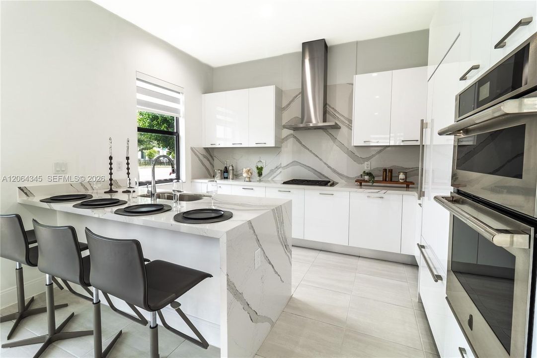 For Sale: $1,139,000 (3 beds, 3 baths, 2176 Square Feet)