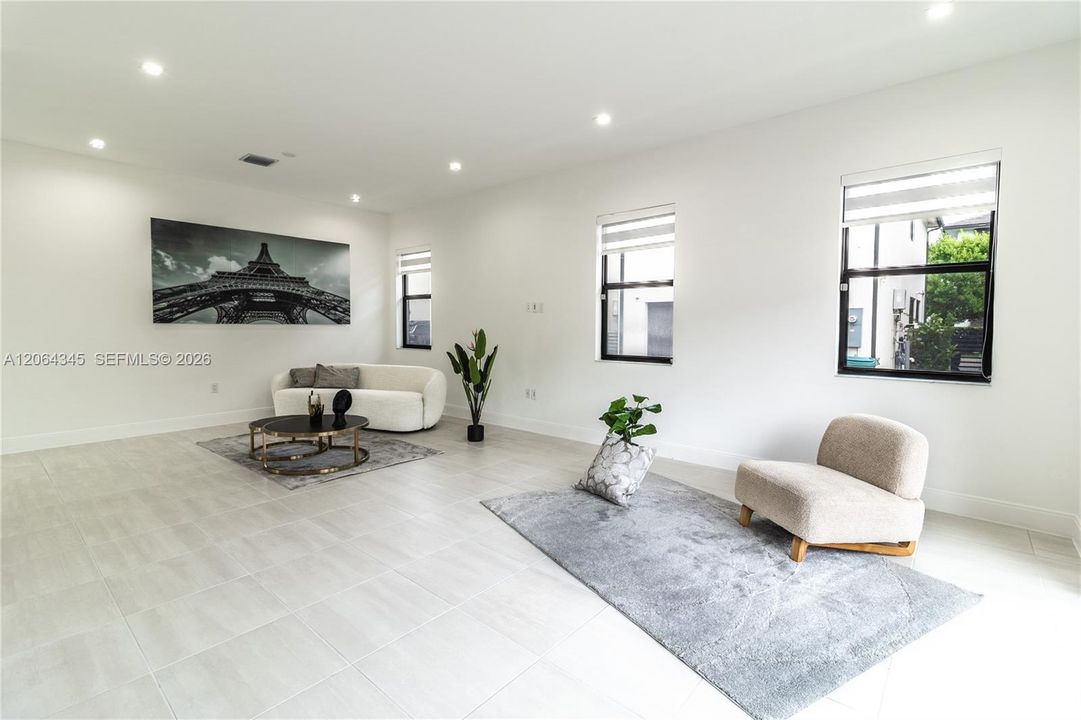 For Sale: $1,139,000 (3 beds, 3 baths, 2176 Square Feet)