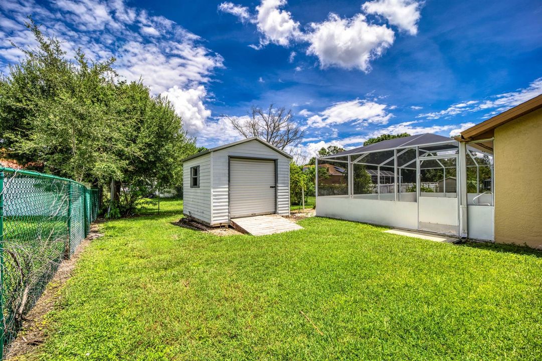 649 NE Horizon Lane-27