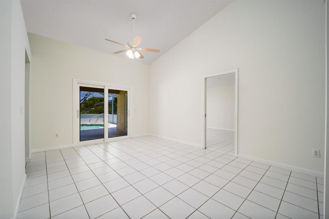 649 NE Horizon Lane-6