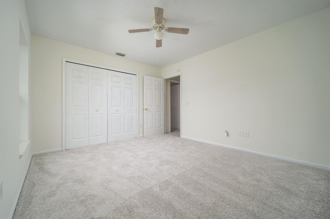 649 NE Horizon Lane-13