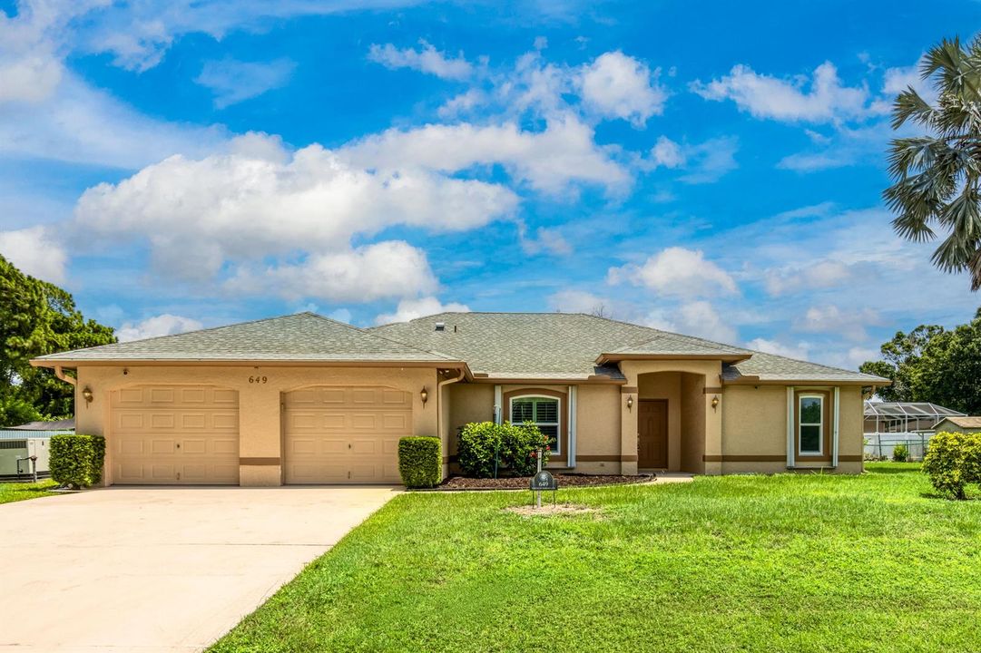 649 NE Horizon Lane-2